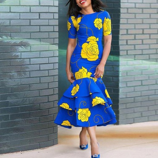 Robe fleurie avec jupe à volants