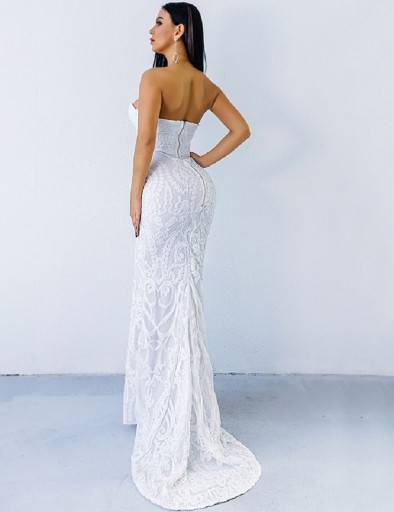 Robe longue en dentelle