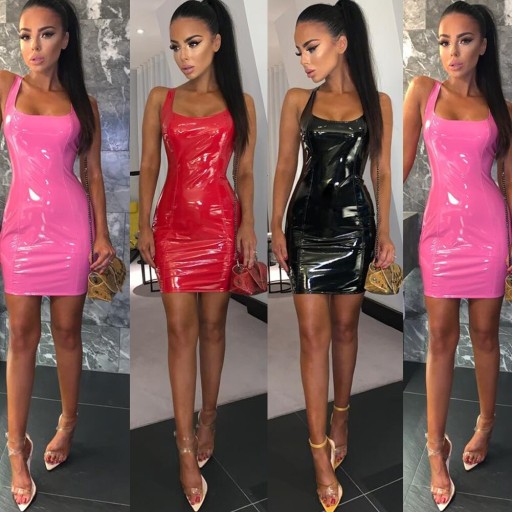 Robe mini brillante en simili cuir