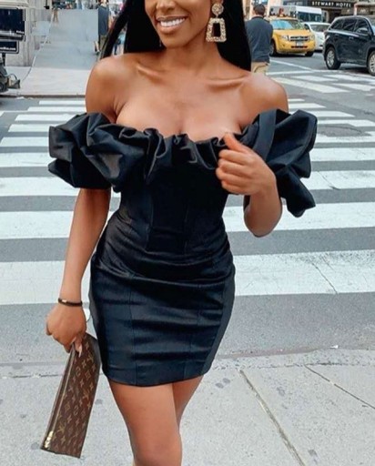 Robe mini noire de luxe