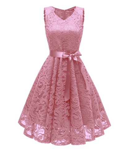 Rochie din dantelă cu panglică