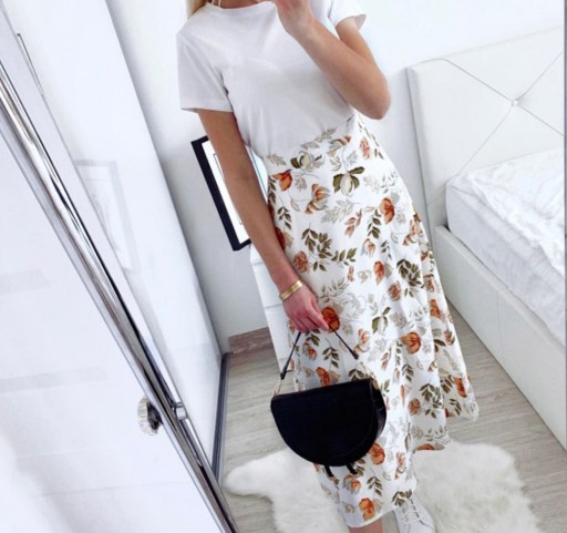 Saia feminina com flores A1132