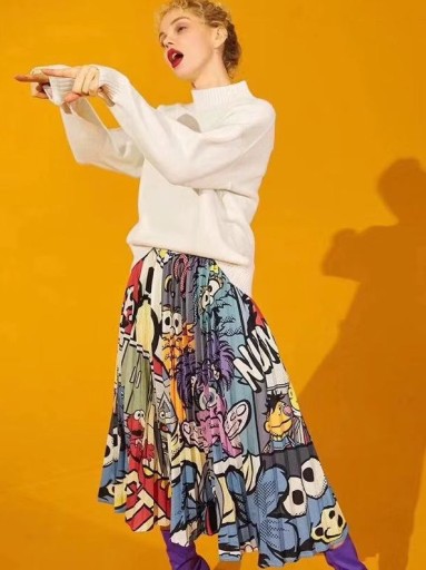 Saia plissada feminina