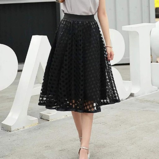 Saias de mulher com rendas e forro