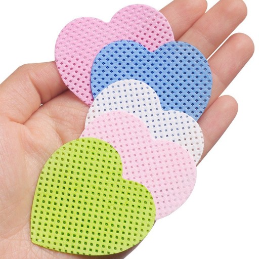 Salviette in cotone a forma di cuore per rimuovere lo smalto Oltre smalto Strumento per pulire lo smalto senza pelucchi 200 pz
