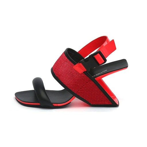 Sandale pentru femei într-un design frumos