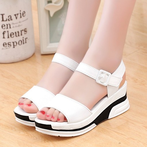 Sandales en cuir pour femmes