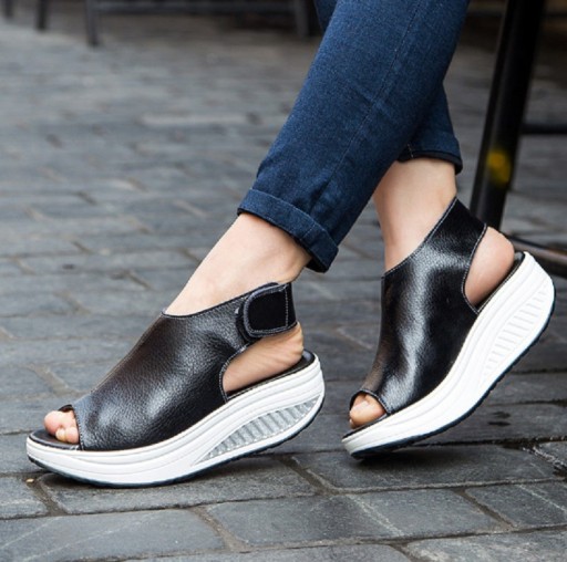 Sandali in pelle da donna A692