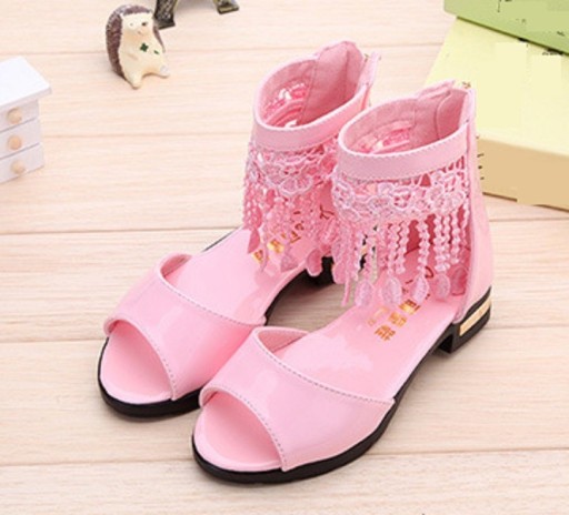 Sandálias de menina com franjas