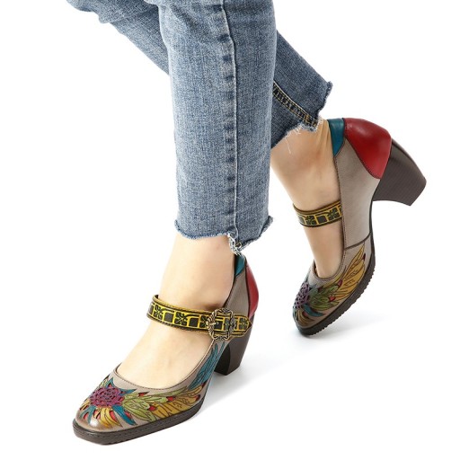 Sapatilhas femininas com fivela