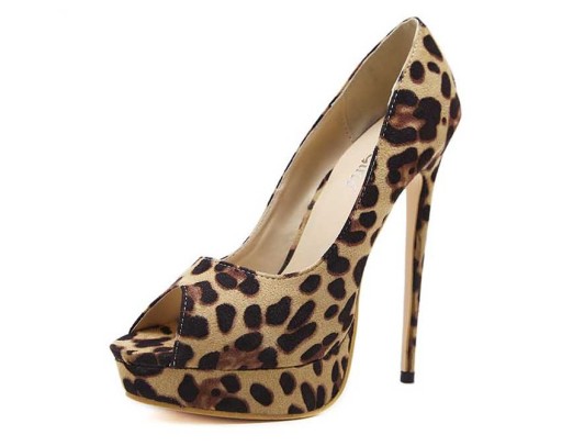 Sapatos de salto alto de leopardo para senhora