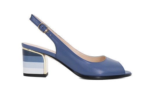 Sapatos de senhora com salto riscado