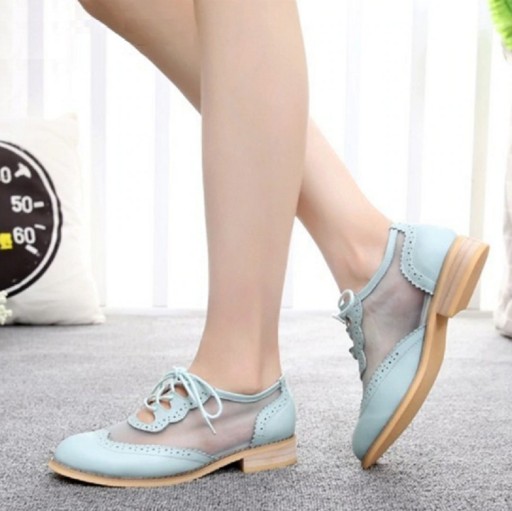 Sapatos de senhora transparentes