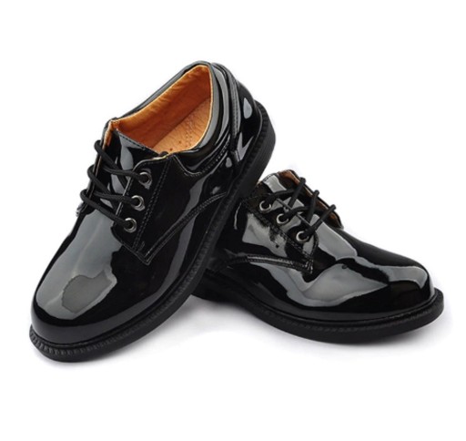 Scarpe laccate per ragazzi