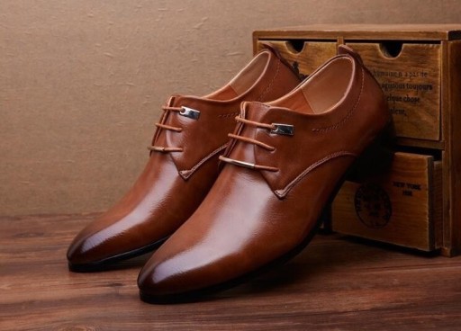 Scarpe stringate in pelle da uomo J1479