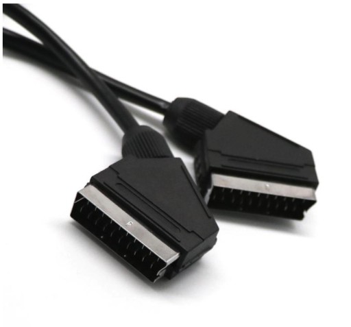 SCART-liitäntäkaapeli 1,5 m