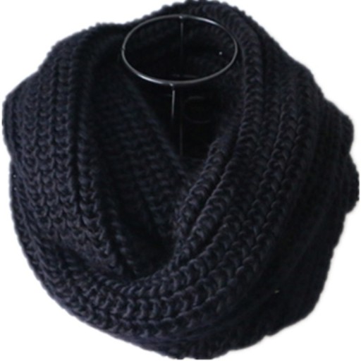 Sciarpa invernale lavorata a maglia