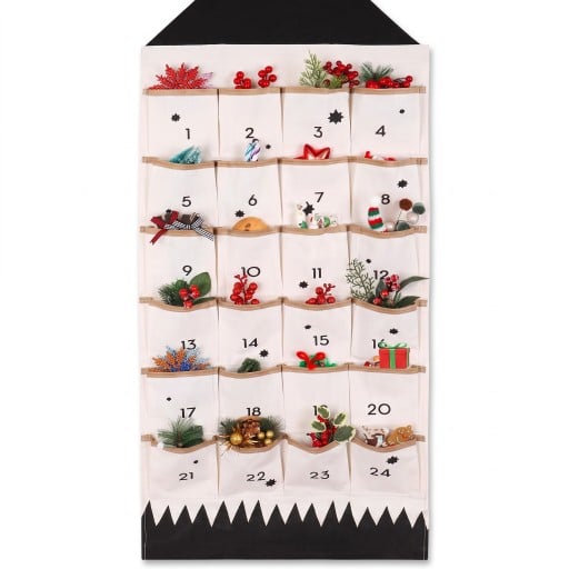 Seinäadventtikalenteri Kankainen taskuilla Talon muotoinen 24 lokeroa 48,5 x 119 cm Ripustuslenkki Lahjoille ja makeisille lapsille