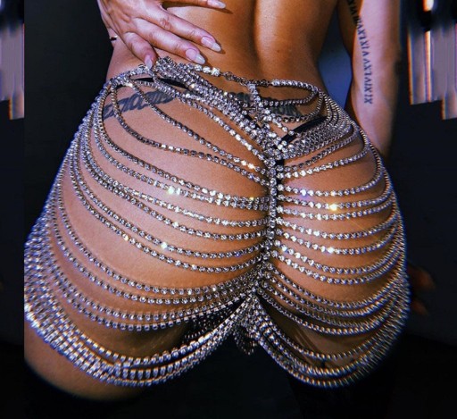 Seksowna damska spódnica wykonana z dżetów