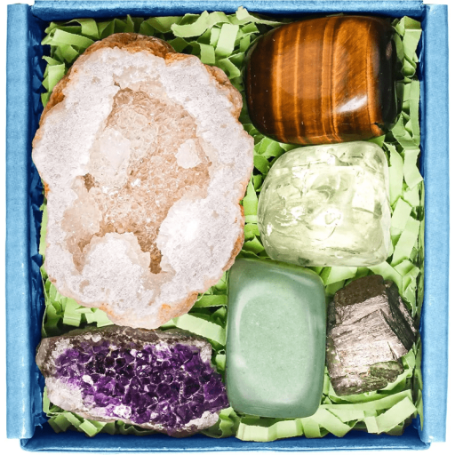 Set aus 6 Natursteinen und Kristallen für Fülle und Wohlstand. Amethyst, Citrin, Aventurin, Pyrit, Tigerauge, Bergkristall, Geode.