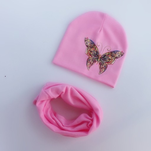Set aus Mütze und Halstuch für Kinder mit einem Schmetterling