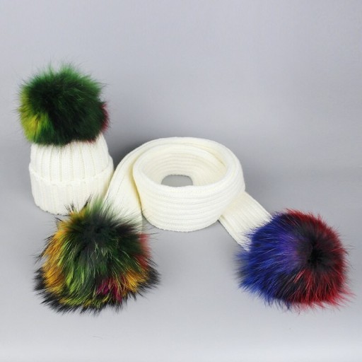 Set aus Wintermütze und Schal für Damen