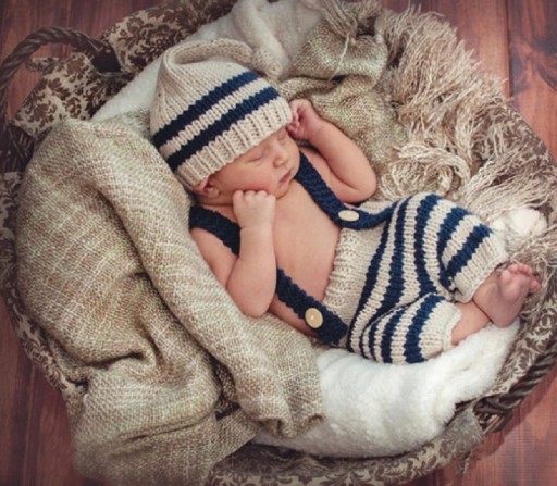 Set di maglia per bambino con berretto e pantaloni