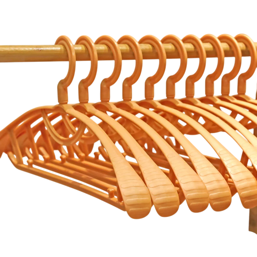 Set mit 10 Kleiderbügeln aus Kunststoff mit rutschfester Oberfläche. Breite Schultern. Kleiderbügel für Anzüge, Jacken und Mäntel. Kleiderschrankorganisation