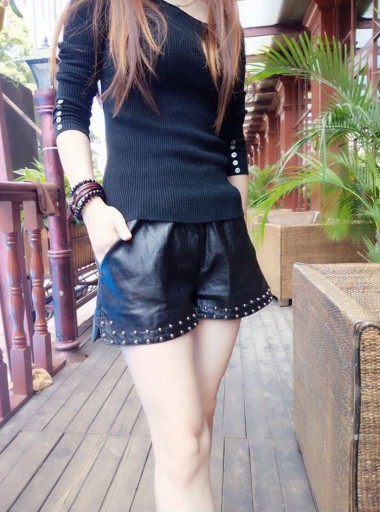 Shorts en simili cuir pour femmes