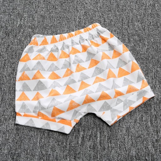 Shorts pour garçons avec des triangles J673