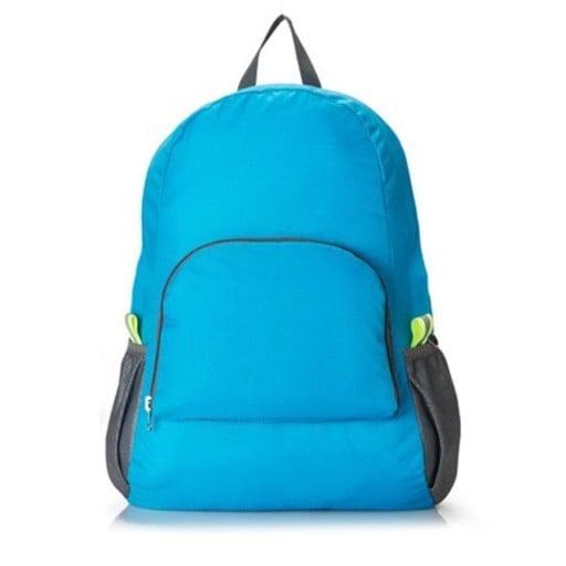 Skládací nylonový batoh na cesty Složí se do malého balíčku Přední kapsa na zip a dvě boční síťované kapsy Rozměry 30,5 x 16 x 42 cm