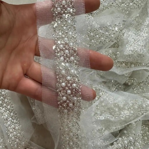 Skręcana koronkowa taśma z siateczkowym brzegiem 2 cm x 90 cm Dekoracyjna koronkowa wstążka z cekinami i koralikami do zdobienia sukien odzieży
