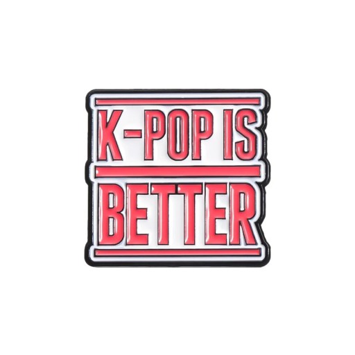 Smaltált kitűző K-pop felirattal K-POP IS BETTER 2,7 × 2,9 cm fém brosza piros-fehér kitűző hátizsákra kabátra ruházati kiegészítő