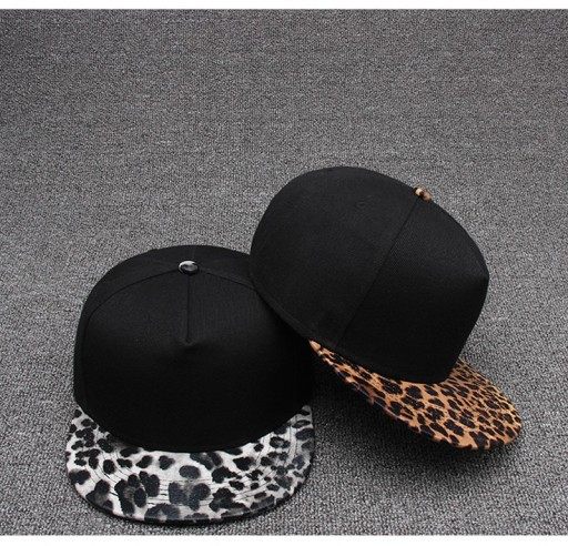 Snapback J1607 leopárdmintával