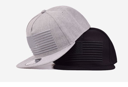 Snapback med amerikansk flag J1608