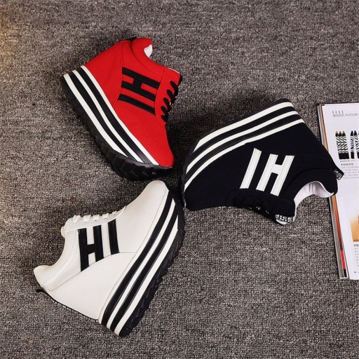 Sneakers a righe da donna