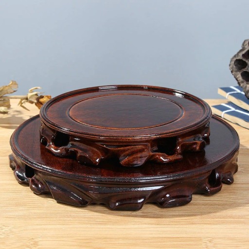 Socle en bois sculpté