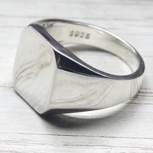 Sormus D1744