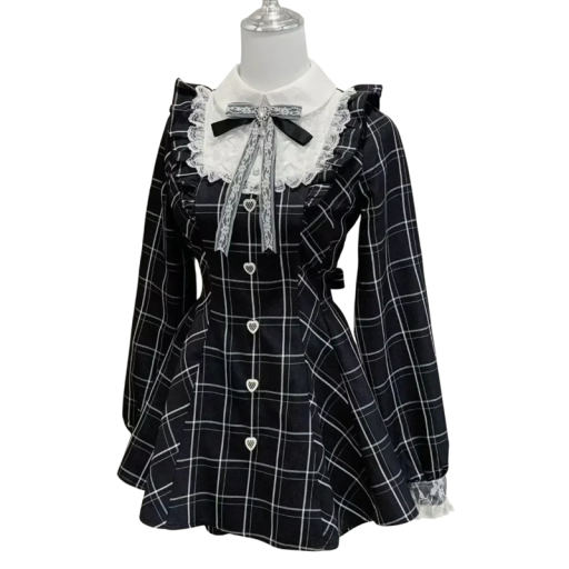 Sort og hvid kjole med ternet mønster, japansk skolestil, blondeflæser, sløjfer, hjerteformede knapper, elegant retro-snit med hvid krave.