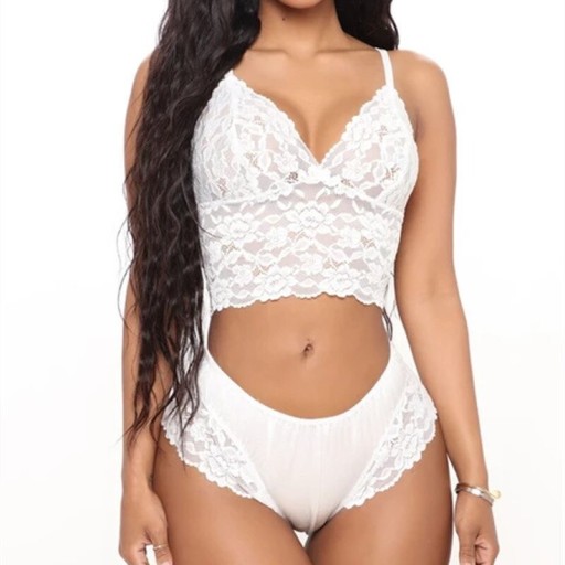 Soutien-gorge en dentelle et culottes P2894