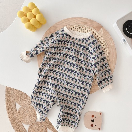 Spädbarnsstickad jumpsuit T2659