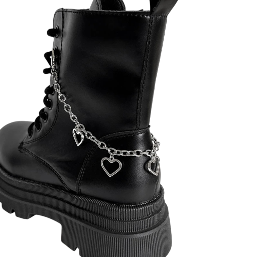 Srdíčkový řetěz na boty dekorativní doplněk kovový řetízek na obuv stříbrná barva stylový prvek pro ozdobu tenisek