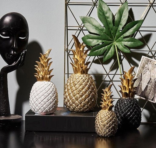 Statueta decorativă a unui ananas