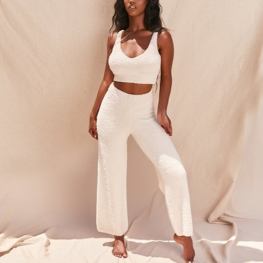Stickad crop top och byxor för kvinnor