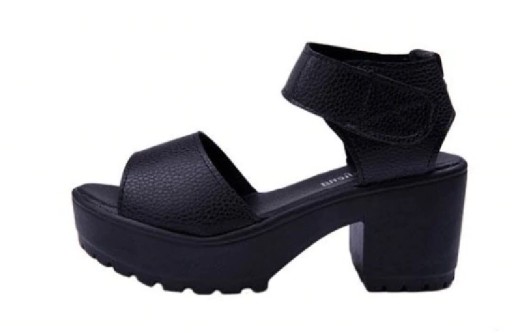 Stilfulde damesandaler med velcrolukning