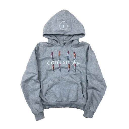 Sudadera gris para hombre con capucha y bolsillos estilo streetwear con el texto Don't Smoke y patrones modernos Sudadera cómoda de un solo color para el día a día