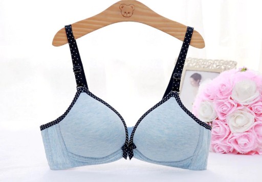 Sujetador push-up con lunares