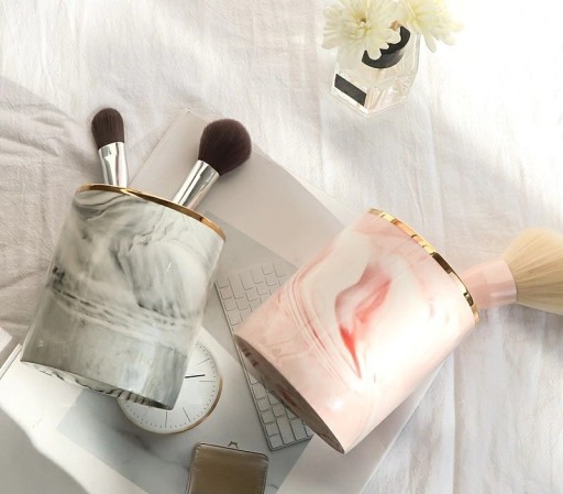 Supporto in ceramica per cosmetici