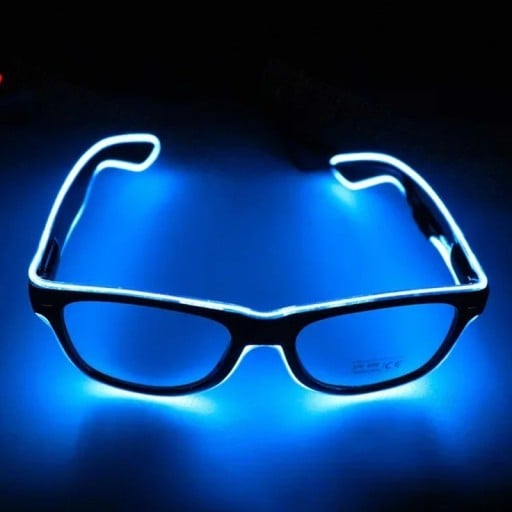 Svítící párty brýle Blikající LED s EL drátem 15,3 x 5 x 14,3 cm PC rám Tři světelné režimy Napájení 2 AA baterie Na párty festivaly i cosplay
