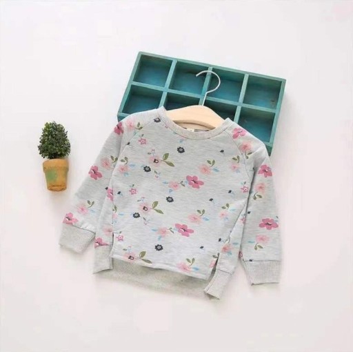 Sweater de menina com flores